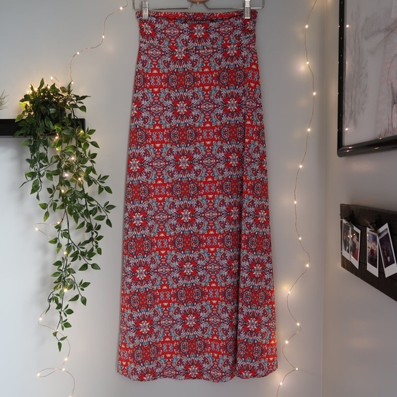 Gilli Morgana Patterned Red Maxi Skirt - Picture 3 of 8